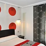 فندق Logis Restaurant Le Fruitier Villedieu-les-Poëles