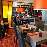 Logis Restaurant Le Fruitier فندق Villedieu-les-Poëles