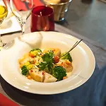 Logis Restaurant Le Fruitier فندق