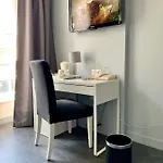 Logis Restaurant Le Fruitier فندق Villedieu-les-Poëles