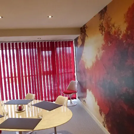 Logis Restaurant Le Fruitier ホテル 3*