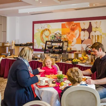 Logis Restaurant Le Fruitier 维勒迪莱丝波利斯