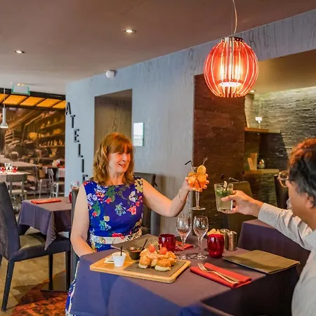 Logis Restaurant Le Fruitier ホテル ヴィルデュ・レ・ポエル