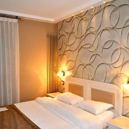 Logis Restaurant Le Fruitier 维勒迪莱丝波利斯