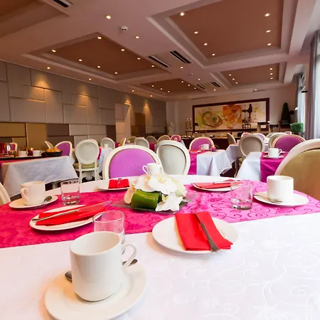 Logis Restaurant Le Fruitier 酒店 3*