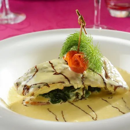 Logis Restaurant Le Fruitier Hotel Villedieu-les-Poeles-Rouffigny