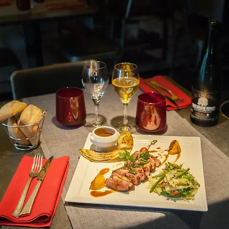 Logis Restaurant Le Fruitier ホテル 3*