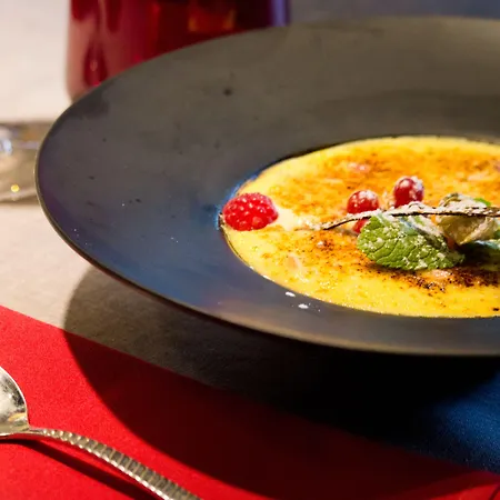 Logis Restaurant Le Fruitier 3* ヴィルデュ・レ・ポエル