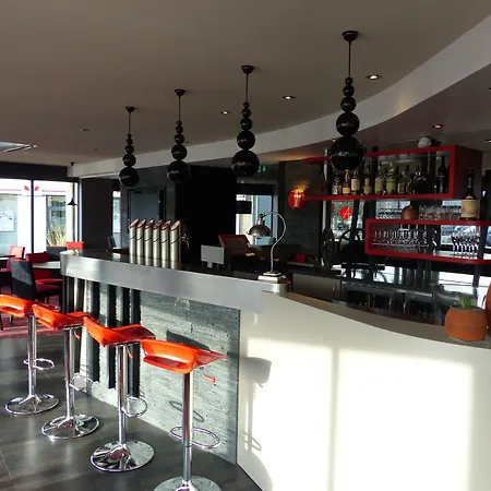 Logis Restaurant Le Fruitier 3* 维勒迪莱丝波利斯