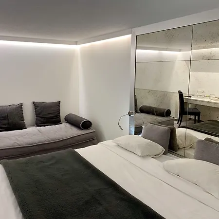 Logis Restaurant Le Fruitier 维勒迪莱丝波利斯