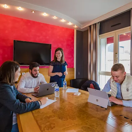 酒店 Logis Restaurant Le Fruitier 维勒迪莱丝波利斯