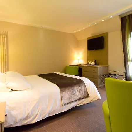 Logis Restaurant Le Fruitier ホテル ヴィルデュ・レ・ポエル