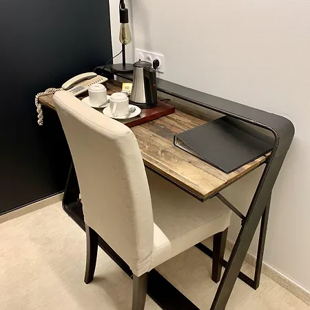 Logis Restaurant Le Fruitier ホテル