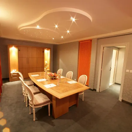 Hotel Logis Restaurant Le Fruitier
