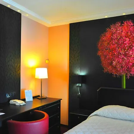 Logis Restaurant Le Fruitier 3* ヴィルデュ・レ・ポエル