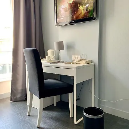 Logis Restaurant Le Fruitier Hotel Villedieu-les-Poeles-Rouffigny