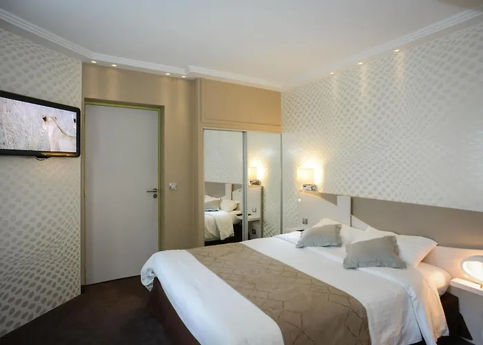 Hotel Logis Restaurant Le Fruitier