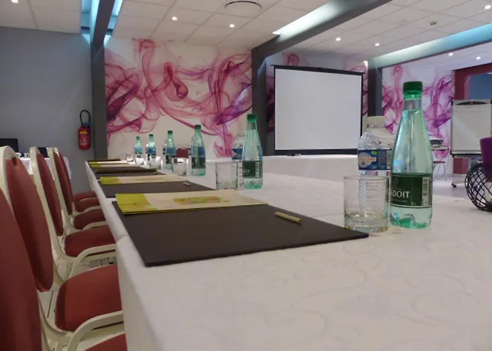 Hotel Logis Restaurant Le Fruitier 3*