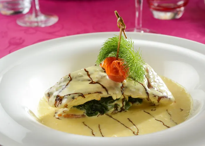 Logis Restaurant Le Fruitier Hotel Villedieu-les-Poeles-Rouffigny