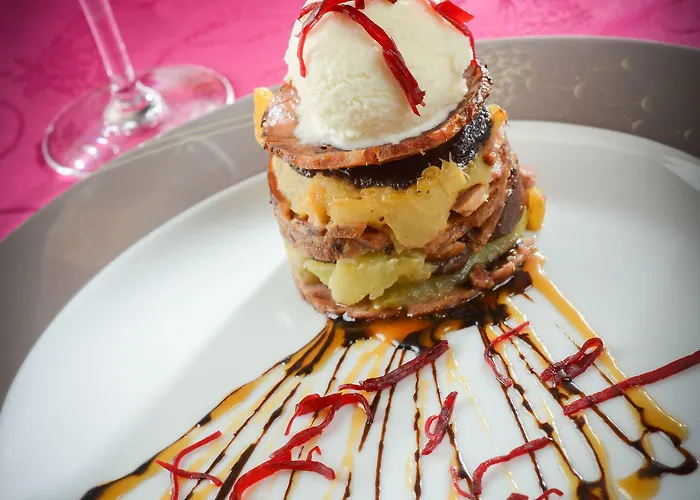 Logis Restaurant Le Fruitier 3* Villedieu-les-Poeles-Rouffigny