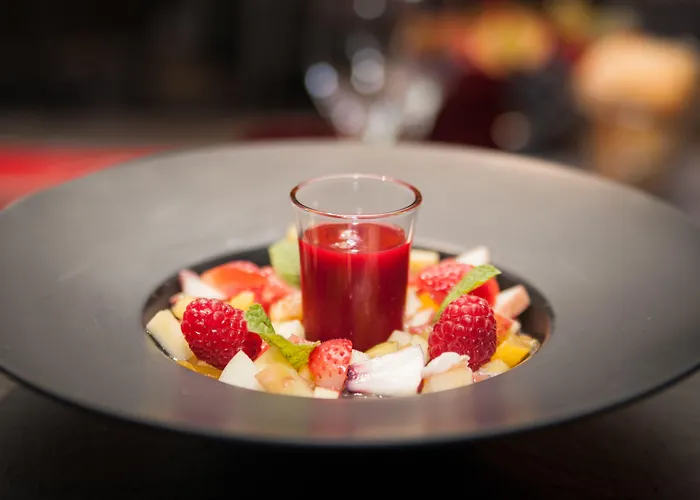 Logis Restaurant Le Fruitier 3* Villedieu-les-Poeles-Rouffigny