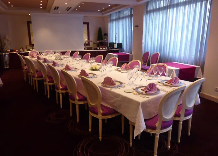 Hôtel-restaurant Le Fruitier Hotel Villedieu-les-Poêles