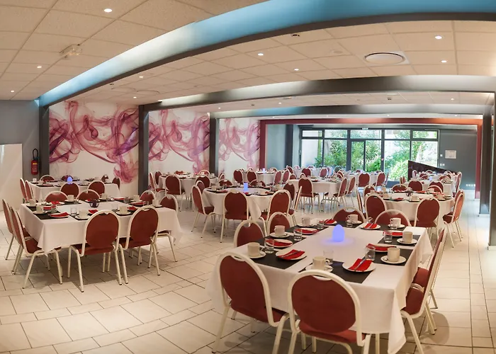 Logis Restaurant Le Fruitier 3* Villedieu-les-Poeles-Rouffigny